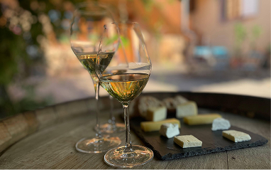 Dégustation de vins d'Alsace lors d'une réception traiteur